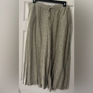 Chaps Green/white cropped pants with Vertical Stripes, linen-like material